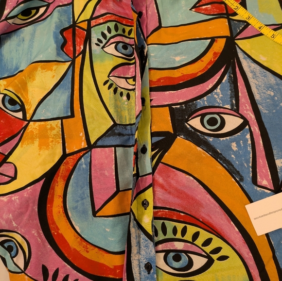Live 4 Truth Vibrant Abstract "Eyes" Crop Blouse - NWT - Picture 7 of 11
